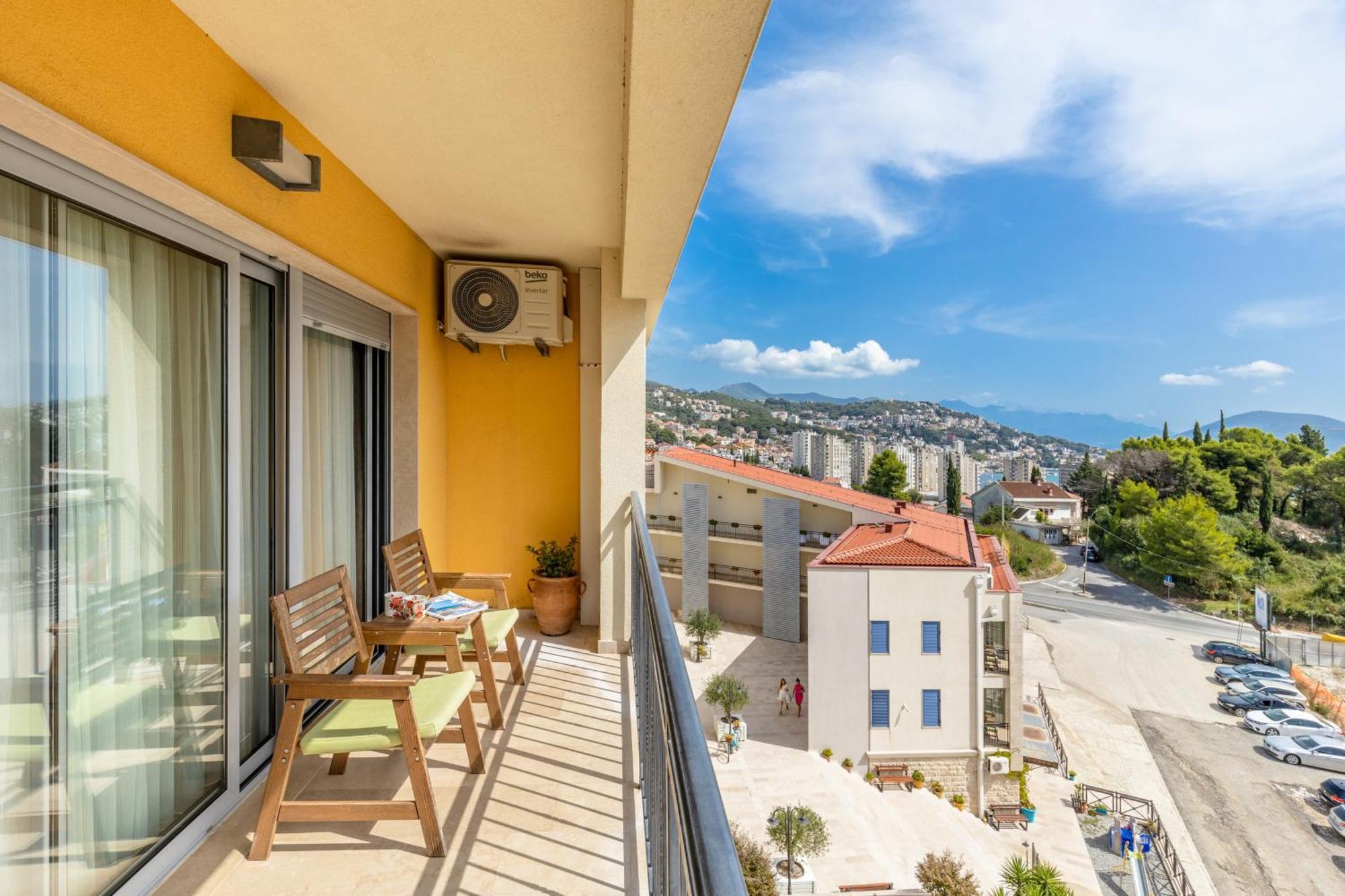 Apart Hotel M S Katunjanin Herceg Novi Ngoại thất bức ảnh