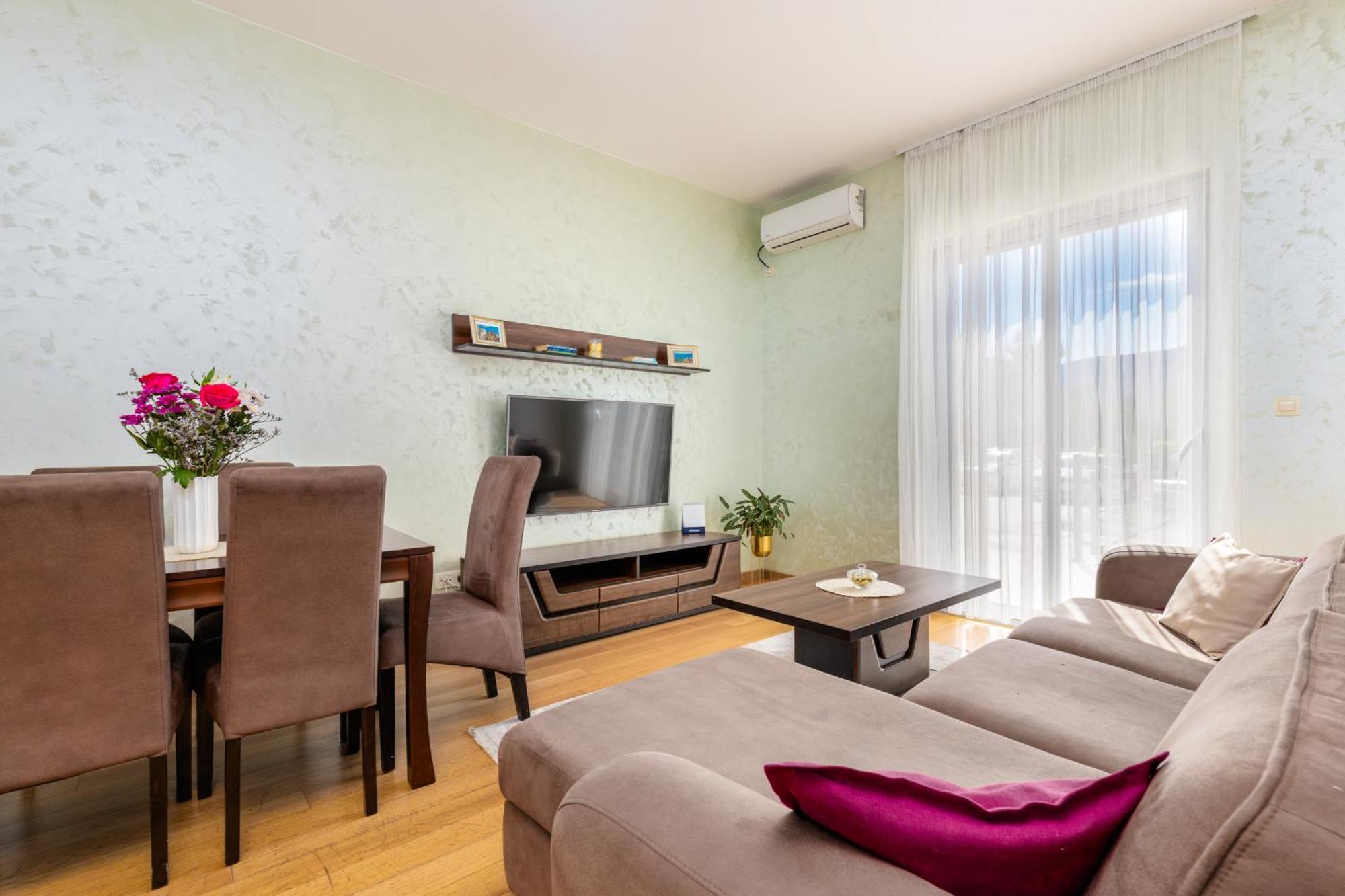 Apart Hotel M S Katunjanin Herceg Novi Ngoại thất bức ảnh